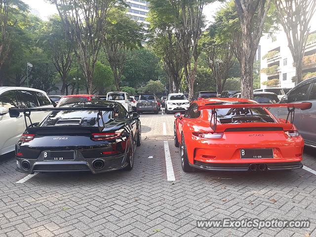 Porsche 911 GT3 spotted in Jakarta, Indonesia