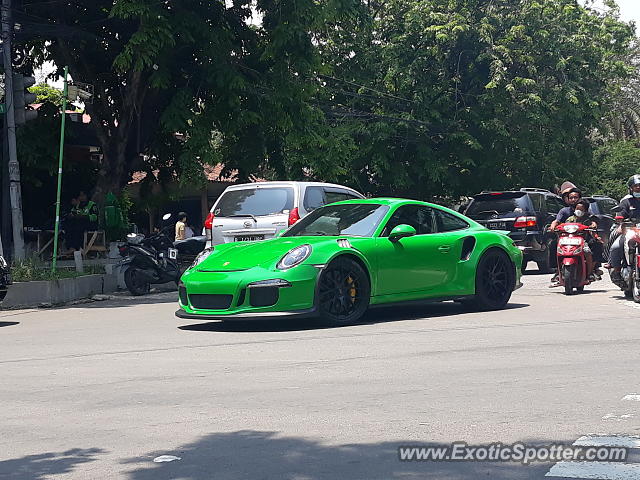 Porsche 911 GT3 spotted in Jakarta, Indonesia