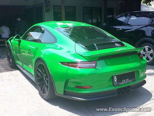 Porsche 911 GT3 spotted in Jakarta, Indonesia