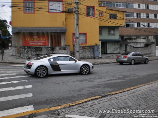 Audi R8 spotted in Curitiba, PR, Brazil