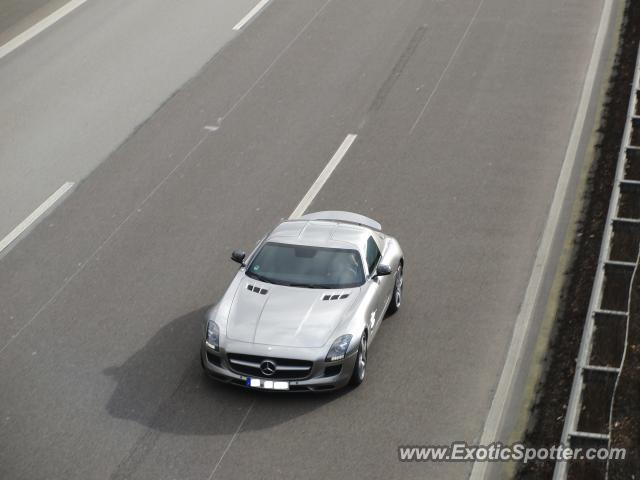 Mercedes SLS AMG spotted in Autobahn, Germany