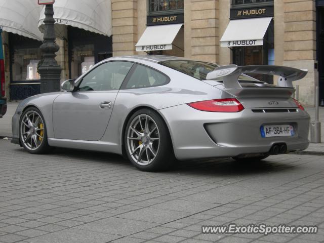 Porsche 911 GT3 spotted in Paris, France