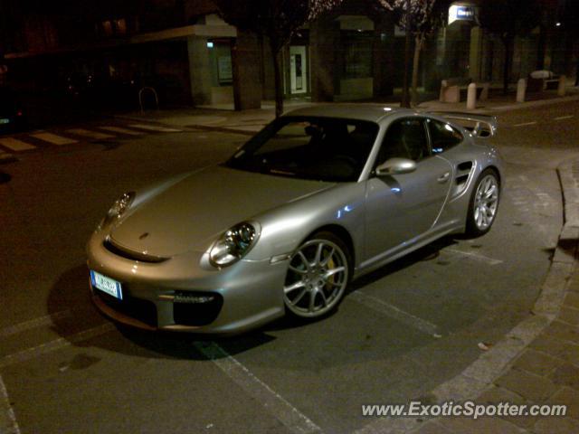 Porsche 911 GT2 spotted in Bollate, Italy
