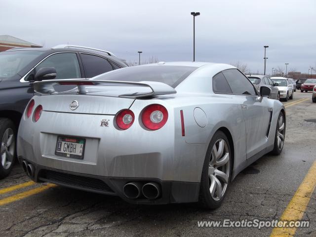 Nissan Skyline spotted in Schaumburg, Illinois