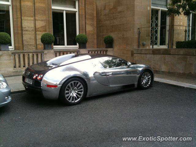 Bugatti Veyron spotted in London, United Kingdom