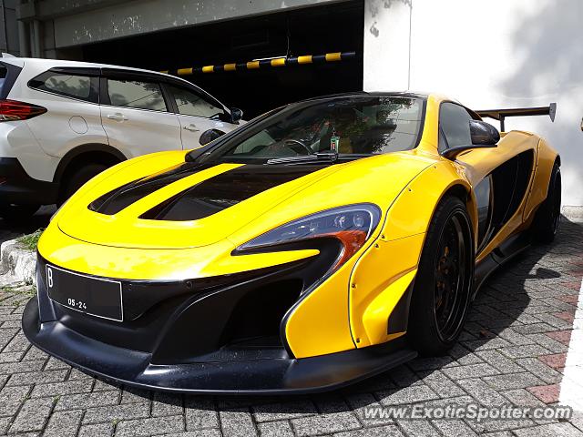 Mclaren MP4-12C spotted in Jakarta, Indonesia