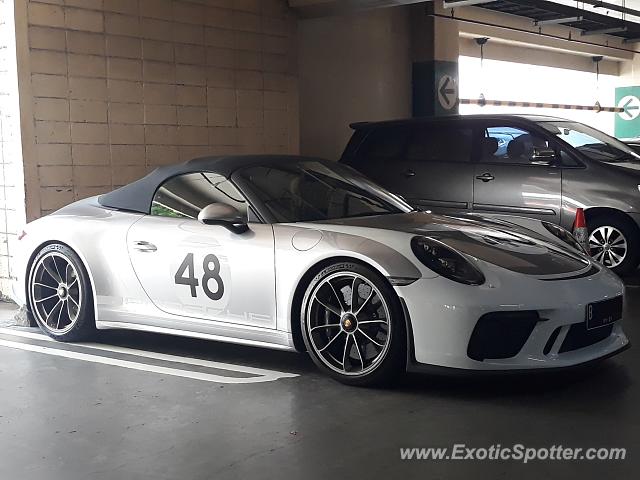 Porsche 911 spotted in Jakarta, Indonesia