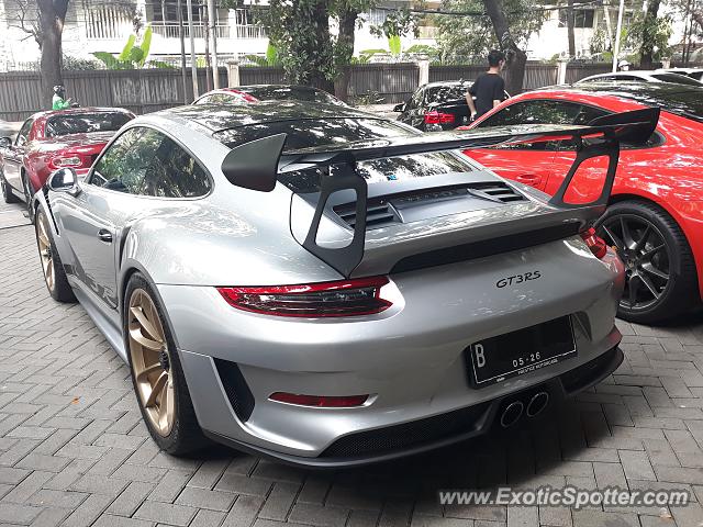 Porsche 911 GT3 spotted in Jakarta, Indonesia
