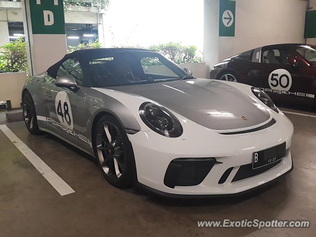 Porsche 911 spotted in Jakarta, Indonesia