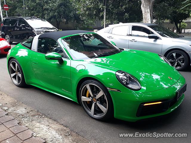 Porsche 911 spotted in Jakarta, Indonesia