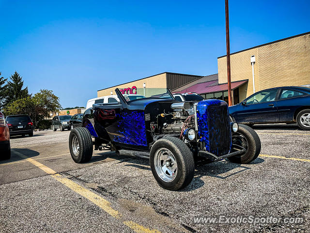 Other Vintage spotted in Bloomington, Indiana