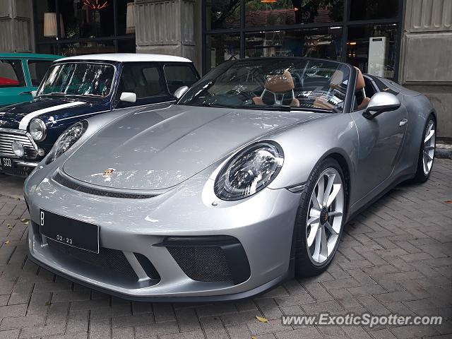 Porsche 911 spotted in Jakarta, Indonesia