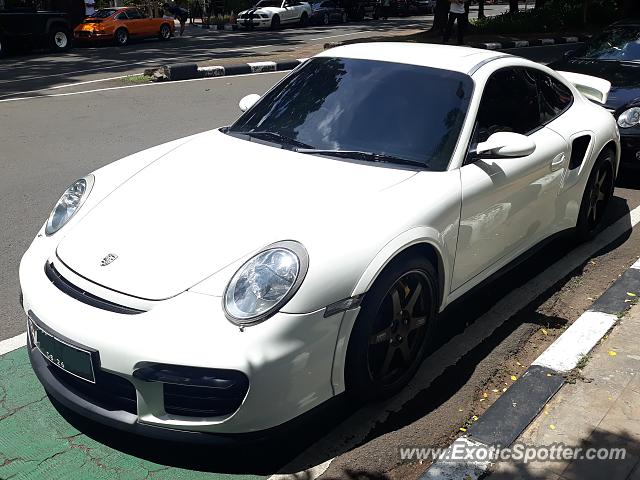 Porsche 911 GT2 spotted in Jakarta, Indonesia