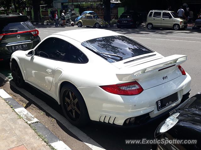 Porsche 911 GT2 spotted in Jakarta, Indonesia