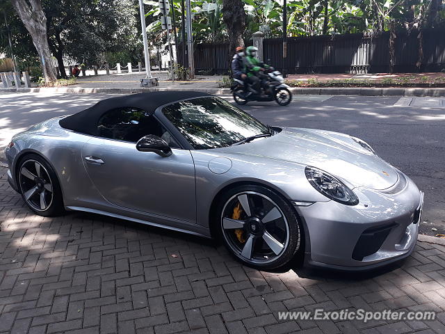 Porsche 911 spotted in Jakarta, Indonesia