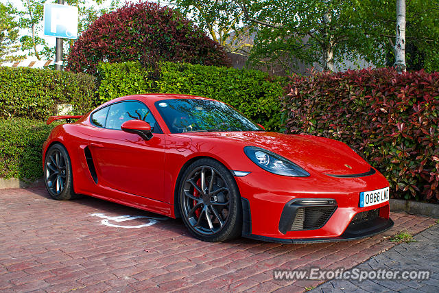Porsche Cayman GT4 spotted in Pamplona, Spain
