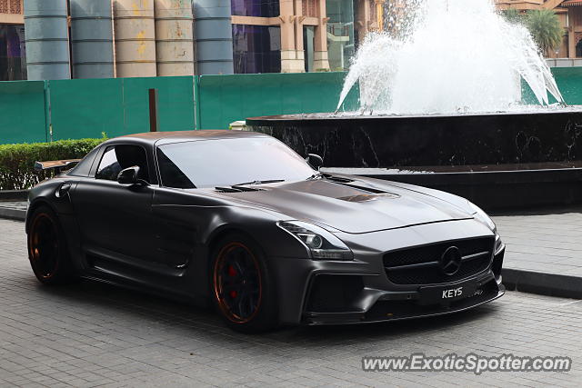 Mercedes SLS AMG spotted in Kuala lumpur, Malaysia