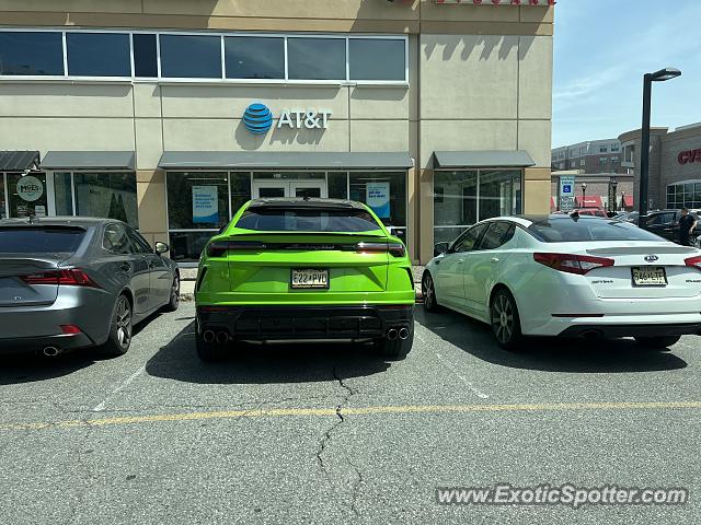 Lamborghini Urus spotted in Edgewater, New Jersey