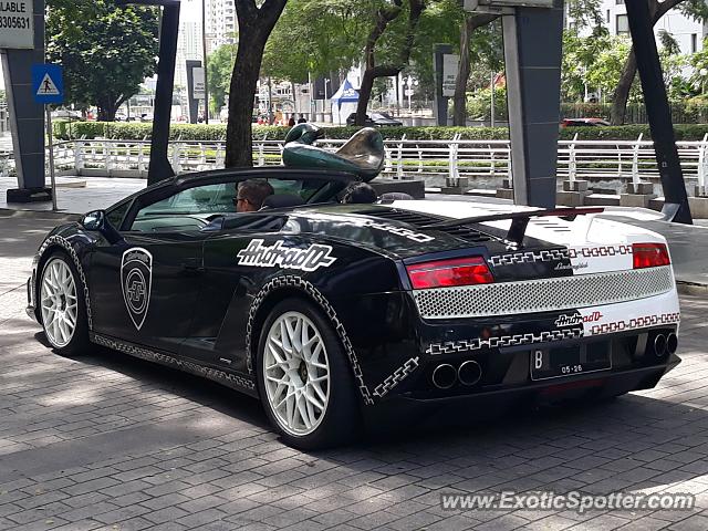 Lamborghini Gallardo spotted in Jakarta, Indonesia