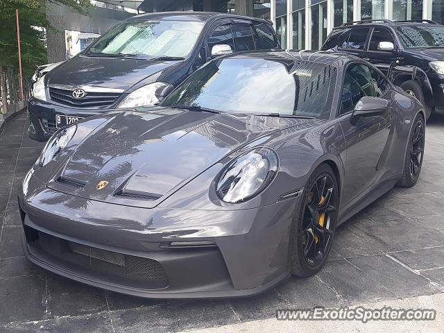 Porsche 911 GT3 spotted in Jakarta, Indonesia