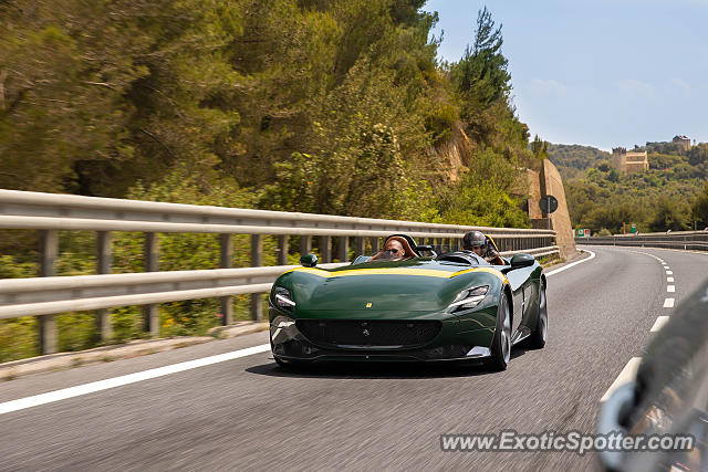 Ferrari Monza SP2 spotted in A8, Italy