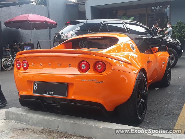 Lotus Elise spotted in Jakarta, Indonesia