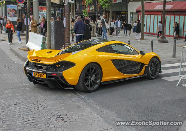 Mclaren P1 spotted in Paris, France
