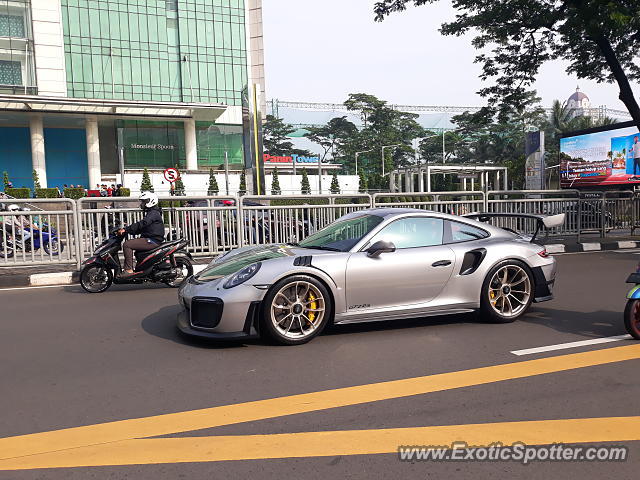 Porsche 911 GT2 spotted in Jakarta, Indonesia