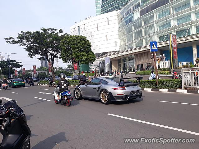 Porsche 911 GT2 spotted in Jakarta, Indonesia