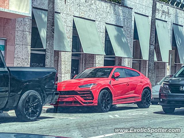 Lamborghini Urus spotted in Miami Beach, Florida