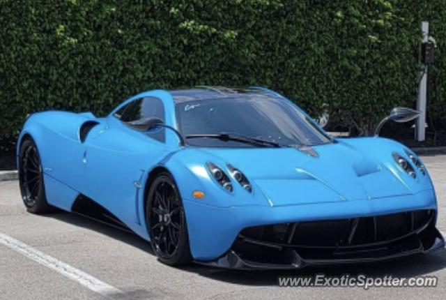 Pagani Huayra spotted in Honolulu, Hawaii