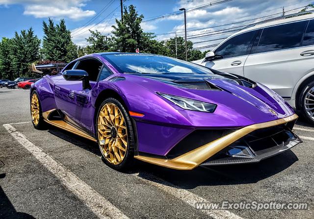 Lamborghini Huracan spotted in Short Hills, New Jersey