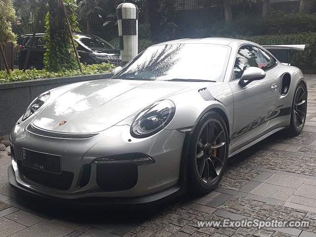Porsche 911 GT3 spotted in Jakarta, Indonesia