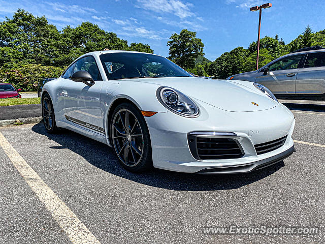 Porsche 911 spotted in Pisgah Inn, North Carolina