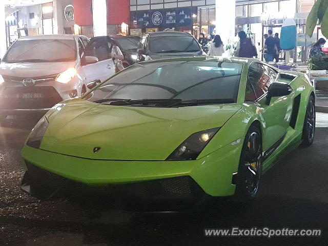 Lamborghini Gallardo spotted in Serpong, Indonesia