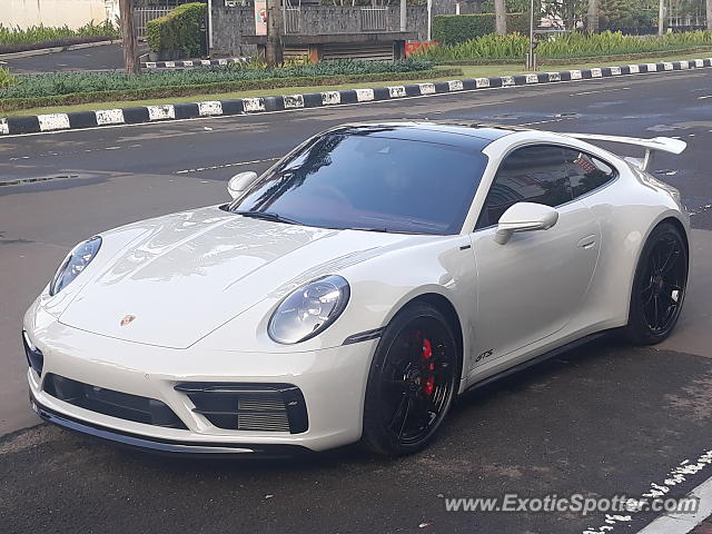 Porsche 911 spotted in Jakarta, Indonesia