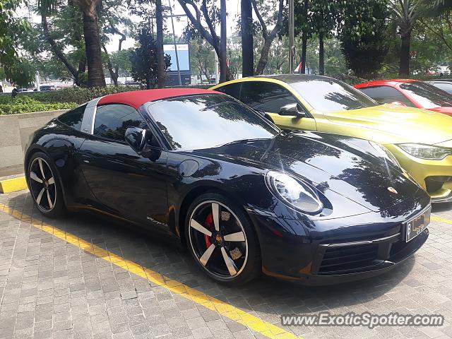 Porsche 911 spotted in Jakarta, Indonesia