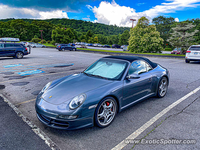 Porsche 911 spotted in Pisgah Inn, North Carolina