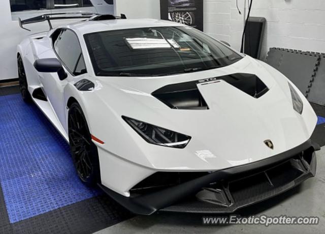 Lamborghini Huracan spotted in Honolulu, Hawaii