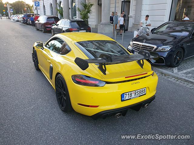 Porsche Cayman GT4 spotted in Warsaw, Poland