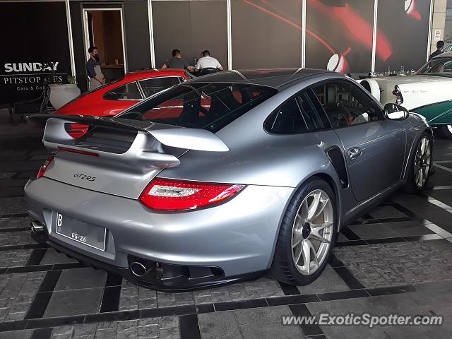 Porsche 911 GT2 spotted in Jakarta, Indonesia