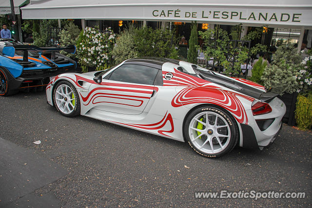 Porsche 918 Spyder spotted in Paris, France