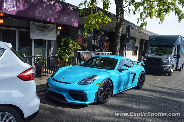 Porsche Cayman GT4 spotted in Kirkland, Washington