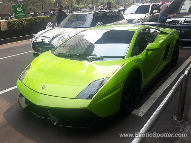 Lamborghini Gallardo spotted in Jakarta, Indonesia