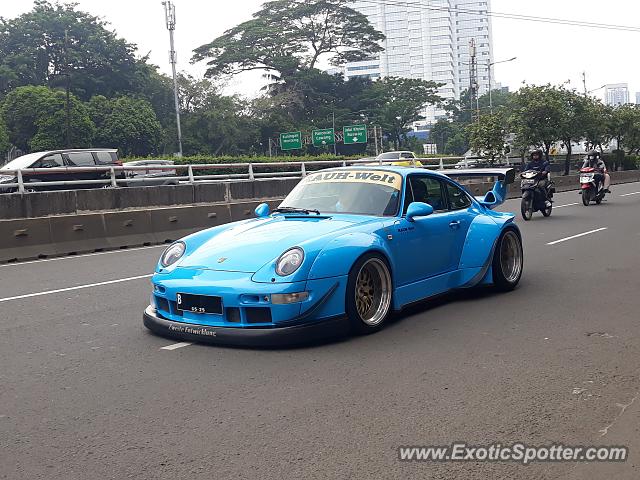 Porsche 911 spotted in Jakarta, Indonesia
