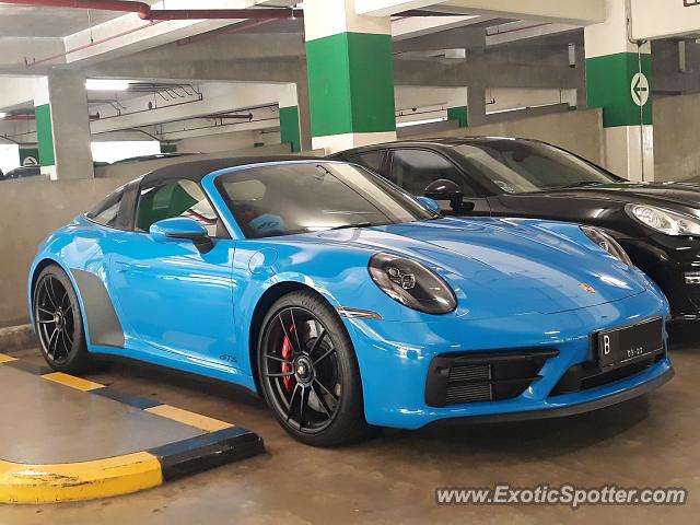 Porsche 911 spotted in Jakarta, Indonesia