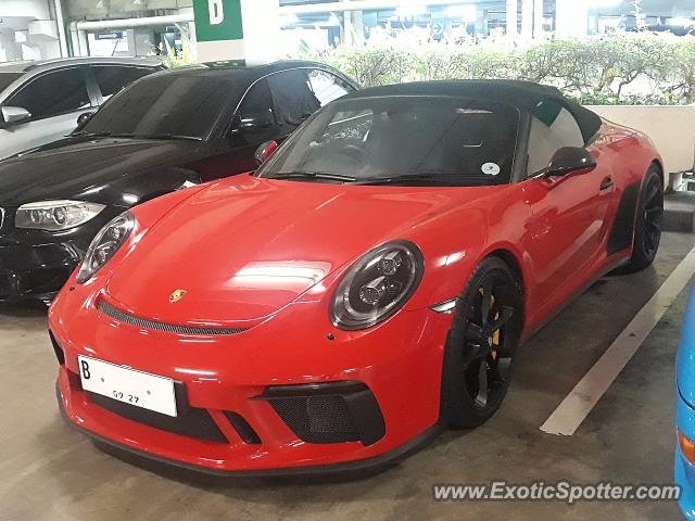 Porsche 911 spotted in Jakarta, Indonesia