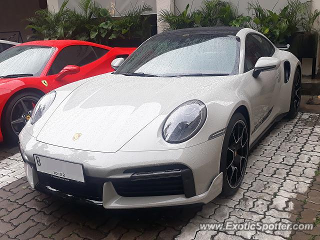 Porsche 911 Turbo spotted in Jakarta, Indonesia