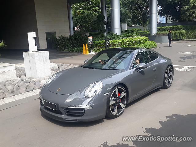 Porsche 911 spotted in Jakarta, Indonesia