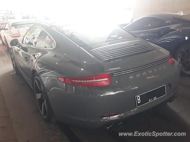Porsche 911 spotted in Jakarta, Indonesia